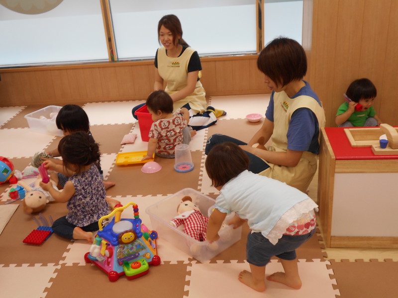 あかちゃんのお世話大忙し