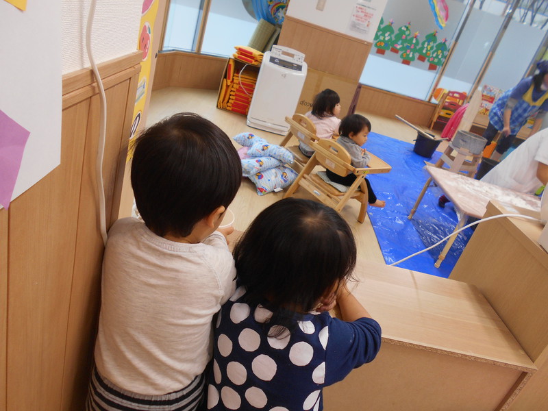 遠くから見ていますよ