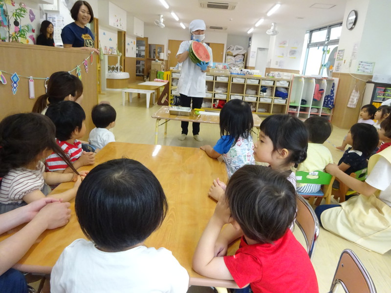 すいかの解体ショー✨