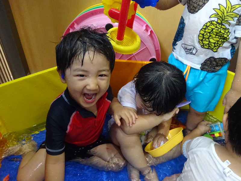 プール気持ちいいね💙