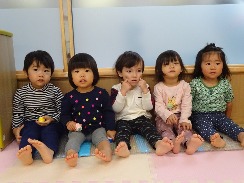 みんなで並んで座ったよ⭐