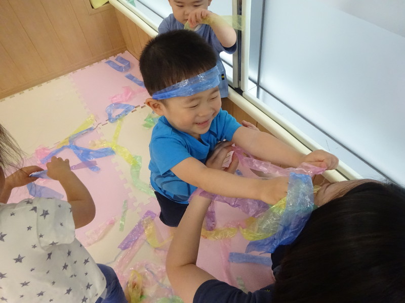 スズランテープで遊んだよ💛