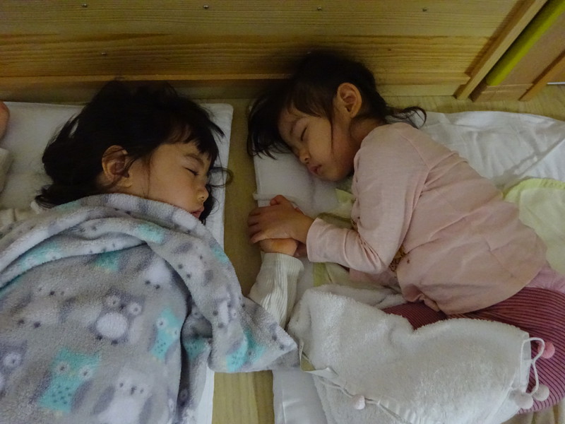 寝てても仲良し🌜