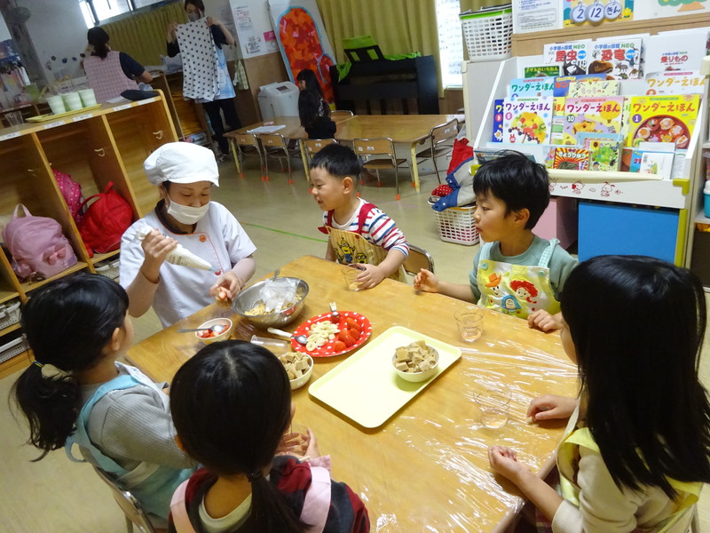苺パフェを作ったよ🍓