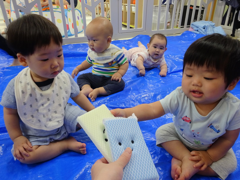 今日はお部屋で水遊び⭐