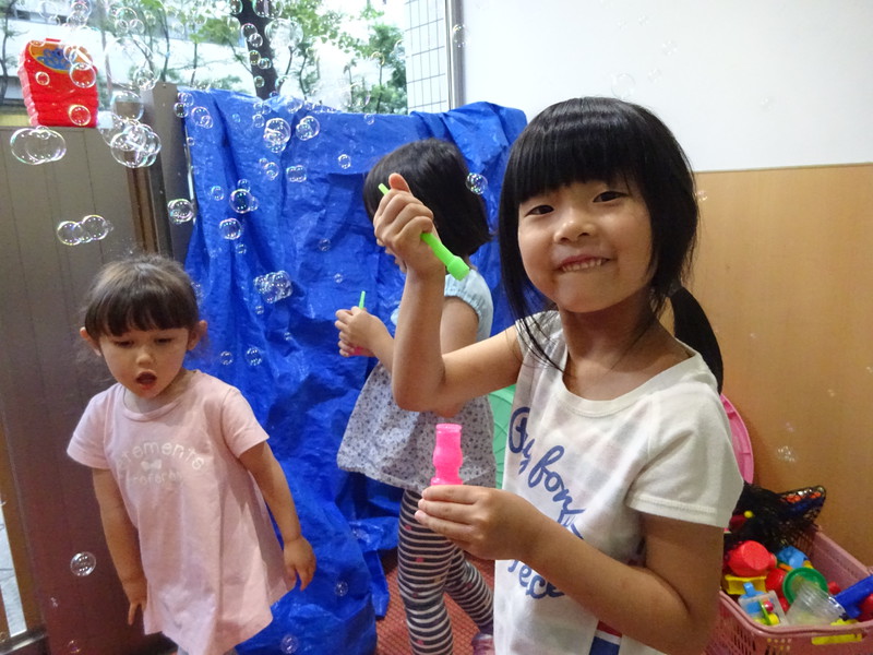 しゃぼん玉いっぱーい💛