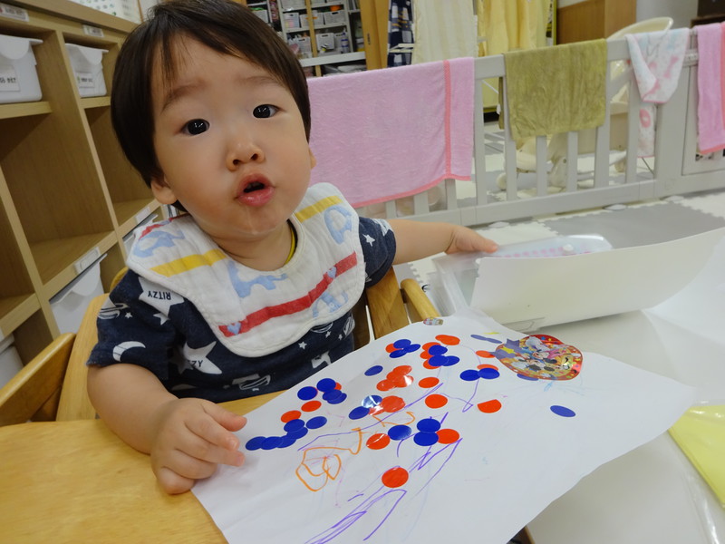 シールペタペタ⭐