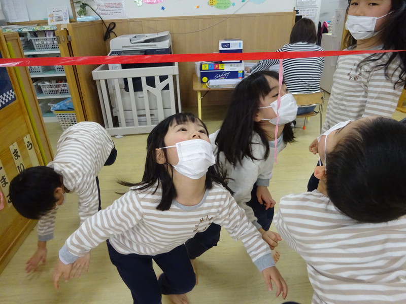 紐に当たらずくぐれるかな？💓