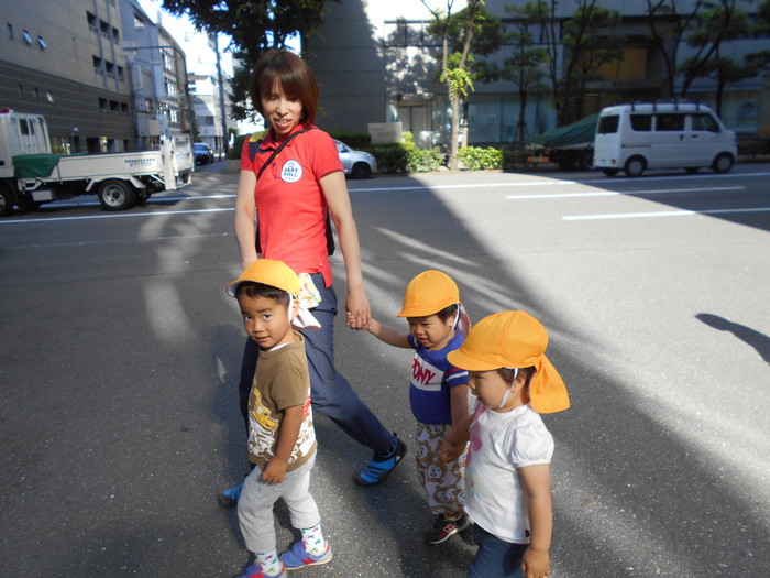 お水をあげたら次はお散歩に行ってきま〜す