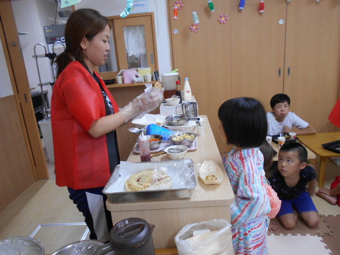 先生もクレープ屋さんに