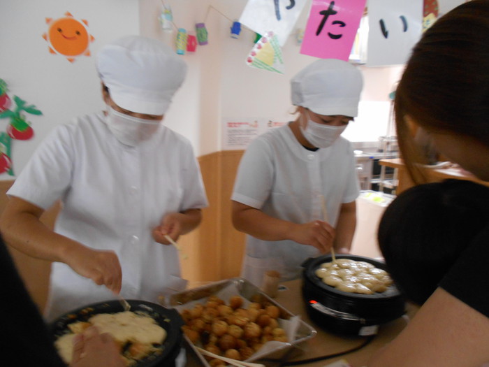 今日のおやつはベビーカステラ❣